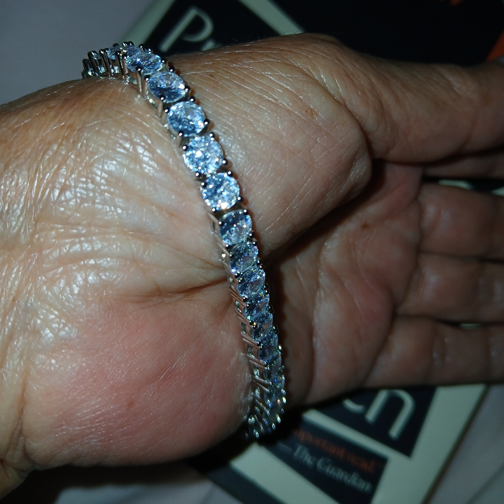 Faux Diamond Tennis Bracelet Nwot 30$